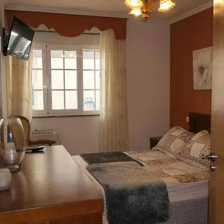 Apartment Piso Leo 1 *
